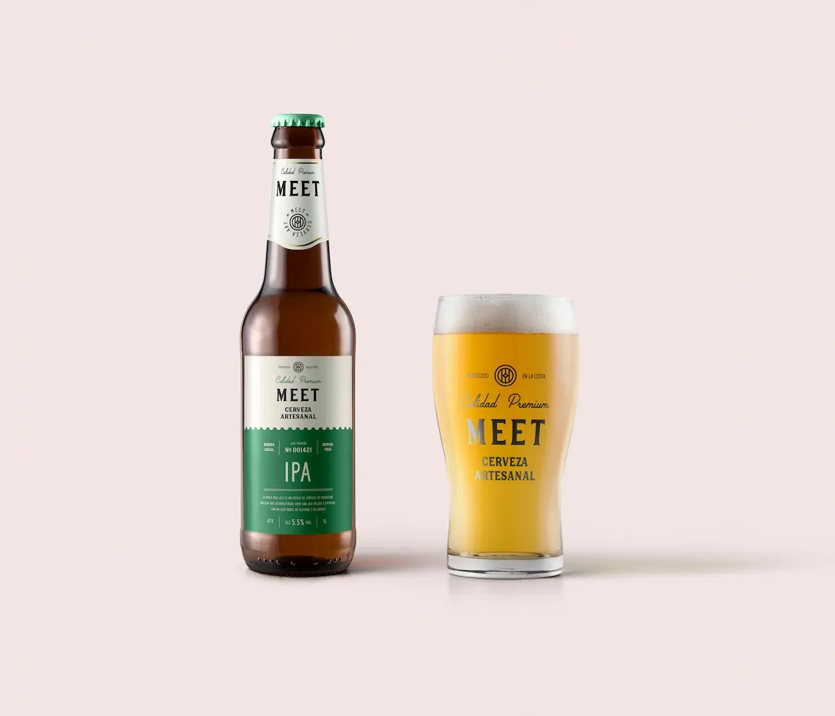 Render de botella y vaso IPA